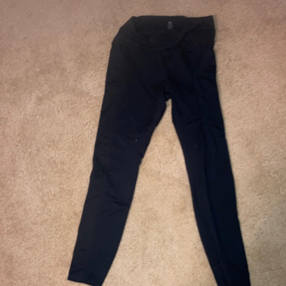 like new condition GAIAM black leggings
